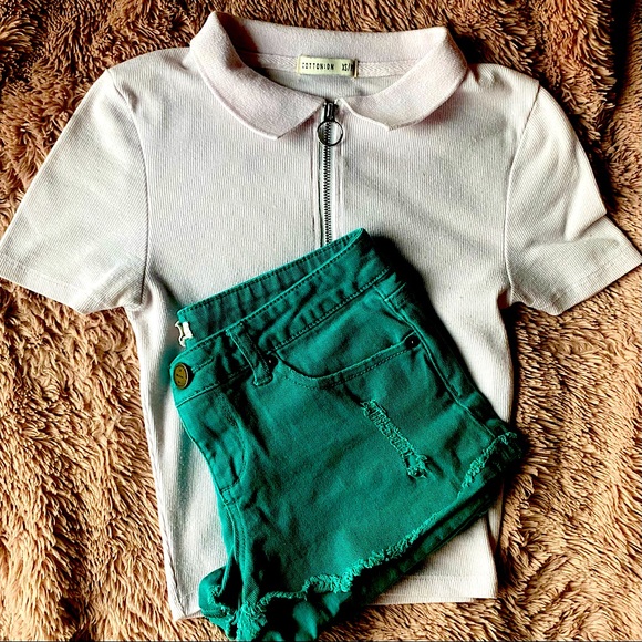 FOREVER 21 GREEN DISTRESSED SHORTS - Picture 14 of 14